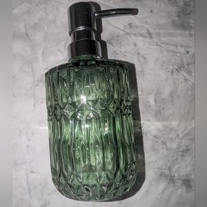 💛Green geometric glass with silver pump